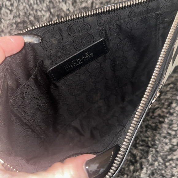 ♥️Michael Kors wristlet - Picture 5 of 6